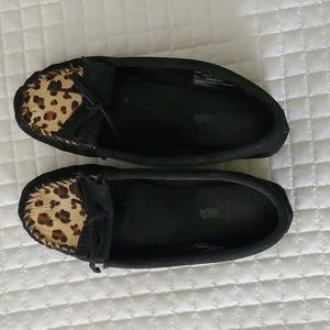 Minnetonka Women's Kilty Moccasin